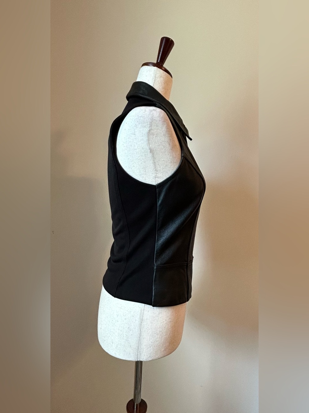 Wilsons Leather Black Genuine Leather Front Stretch Back Moto Vest Size S - Picture 3 of 10
